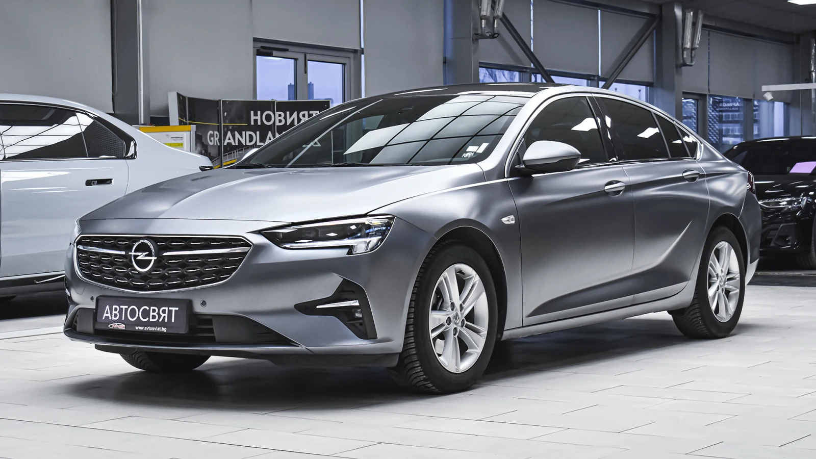 Opel Insignia Grand Sport 2.0d Elegance Automatic, снимка 4 - Автомобили и джипове - 55448522