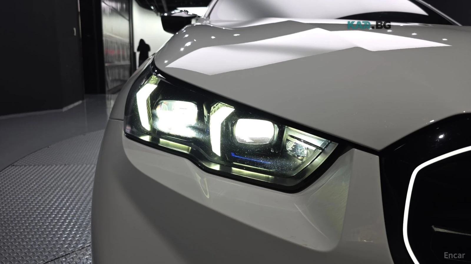 BMW M5 G90* PLUG-IN HYBRID* BOWERS&WILKINS* PANO* HUD* FU, снимка 3 - Автомобили и джипове - 55819647