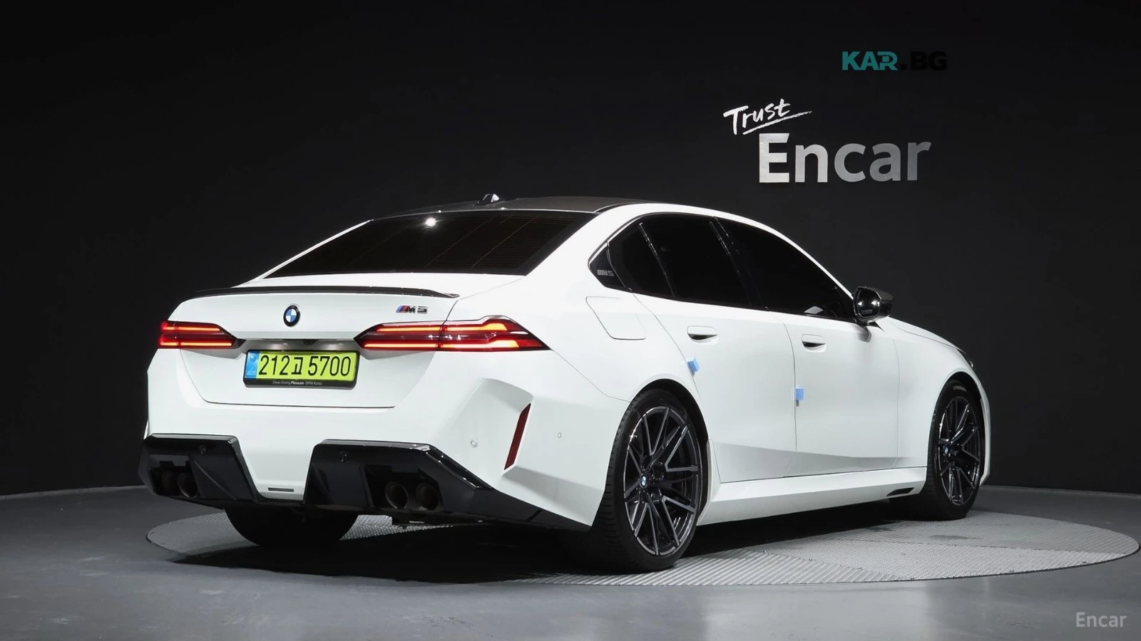 BMW M5 G90* PLUG-IN HYBRID* BOWERS&WILKINS* PANO* HUD* FU, снимка 2 - Автомобили и джипове - 55819647