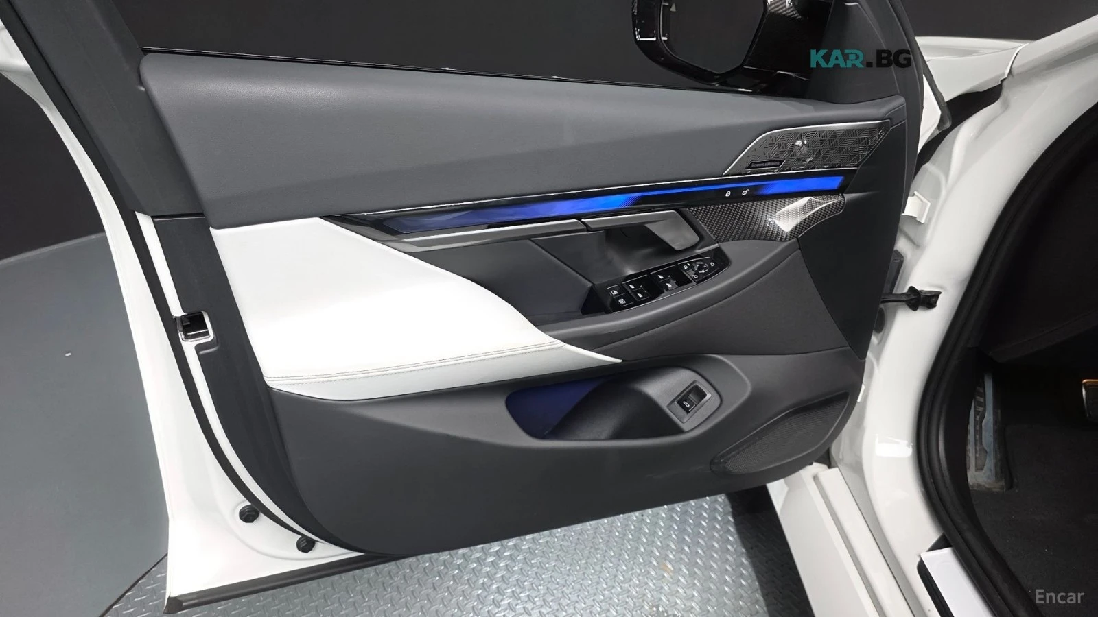 BMW M5 G90* PLUG-IN HYBRID* BOWERS&WILKINS* PANO* HUD* FU, снимка 5 - Автомобили и джипове - 55819647