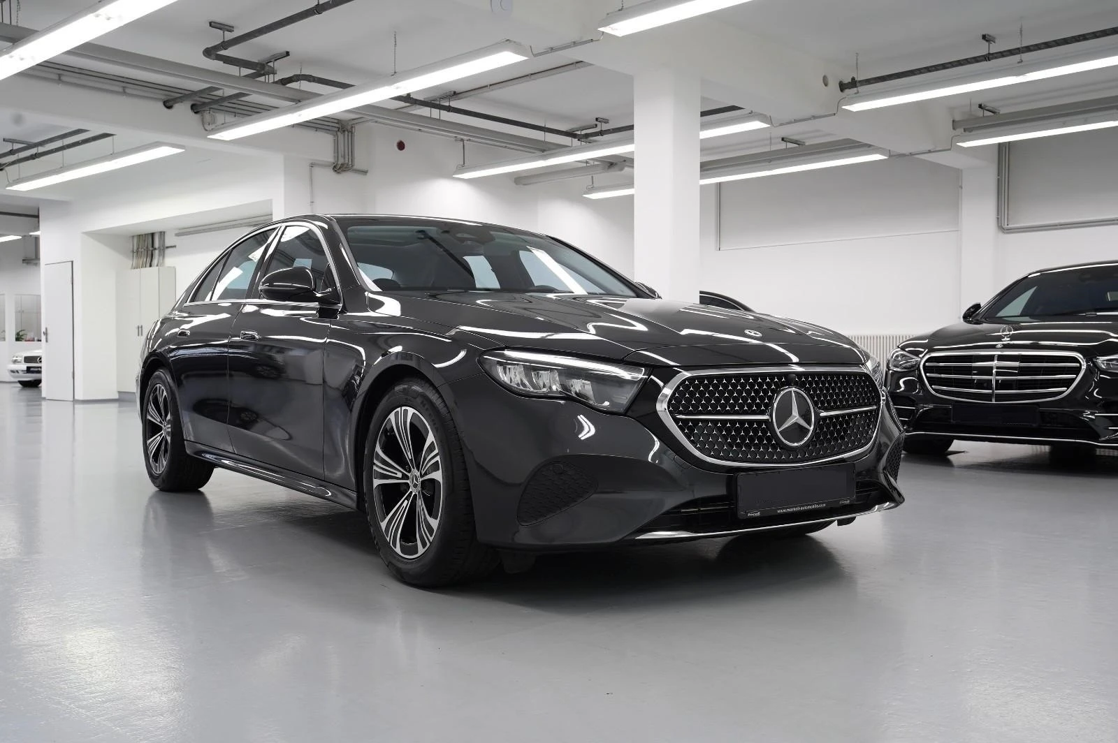 Mercedes-Benz E 220 NEW MODEL* 2XAVANTGARDE* PANO* KEYLESS* 