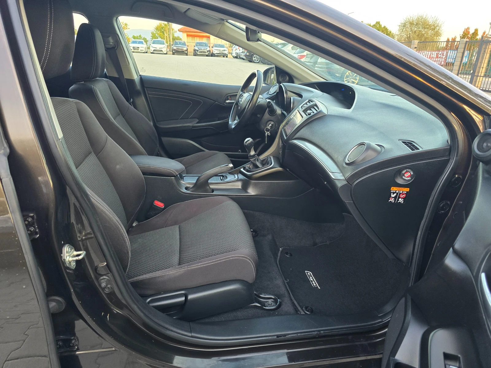 Honda Civic 1.6 I-DTEC, 120к.с., Камера, Подгрев!, снимка 12 - Автомобили и джипове - 56334051