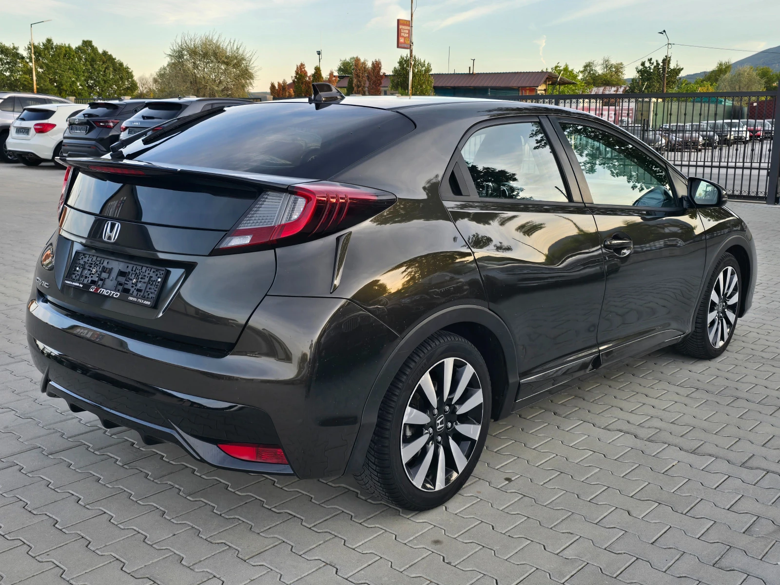 Honda Civic 1.6 I-DTEC, 120к.с., Камера, Подгрев!, снимка 3 - Автомобили и джипове - 56334051