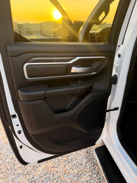 Dodge RAM 1500 5, 7 HEMI 4x4 - 28600 € / 55936.74 лв. - 97519232 17