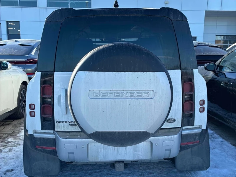 Land Rover Defender * SE * CARFAX * БЕЗ ПЪРВОНАЧАЛНА ВНОСКА, снимка 4 - Автомобили и джипове - 53231302