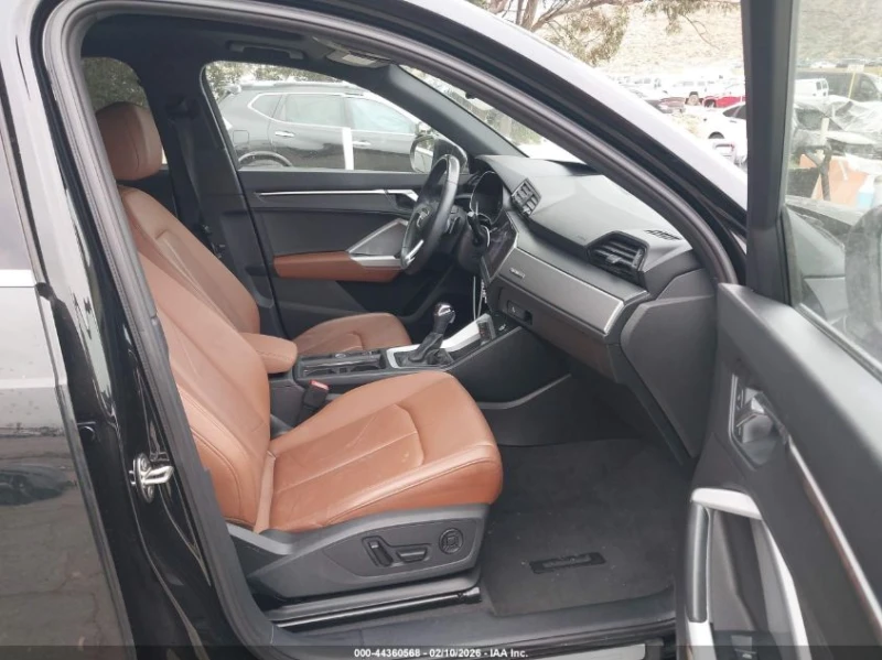 Audi Q3 2.0L I-4 DI, DOHC, VVT, TURBO, 228HP All Wheel, снимка 12 - Автомобили и джипове - 53501025