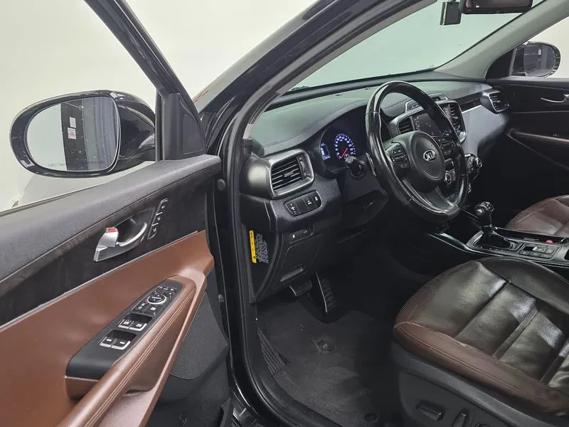 Kia Sorento 2.2 CRDI 4WD - САМО 30% АВАНС, снимка 12 - Автомобили и джипове - 55899787