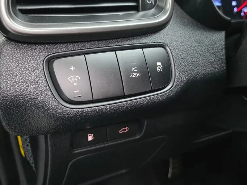 Kia Sorento 2.2 CRDI 4WD - САМО 30% АВАНС, снимка 13 - Автомобили и джипове - 55899787