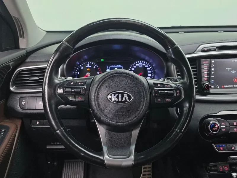 Kia Sorento 2.2 CRDI 4WD - САМО 30% АВАНС, снимка 14 - Автомобили и джипове - 55899787
