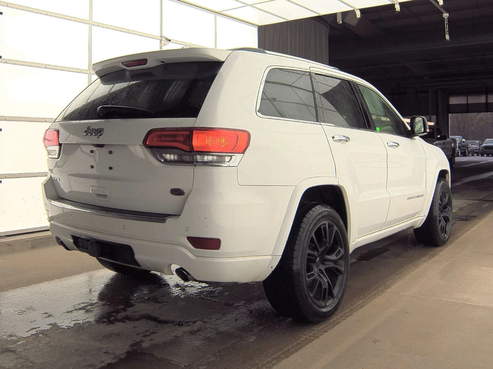 Jeep Grand cherokee OVERLAND 5.7 HEMI* Обдух* 8ZF* Подгрев* Пано*  - изображение 4