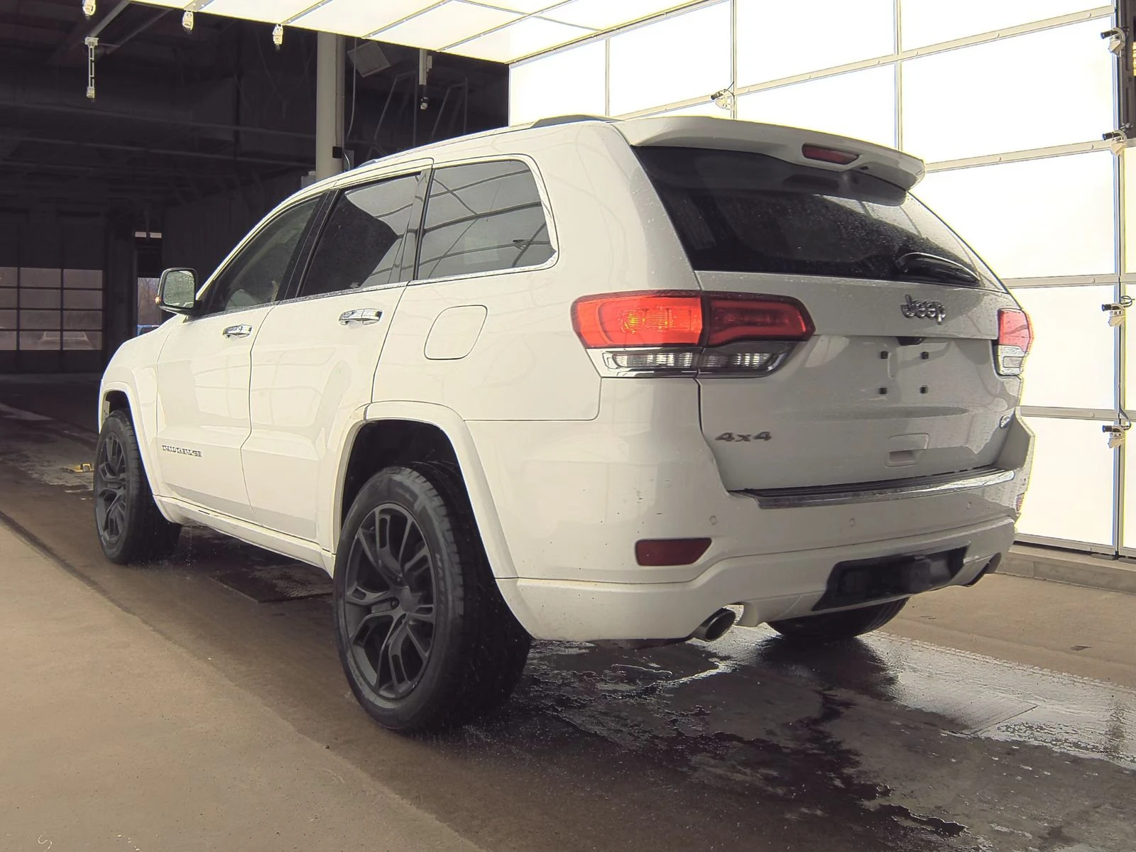 Jeep Grand cherokee OVERLAND 5.7 HEMI* Обдух* 8ZF* Подгрев* Пано*  - изображение 6