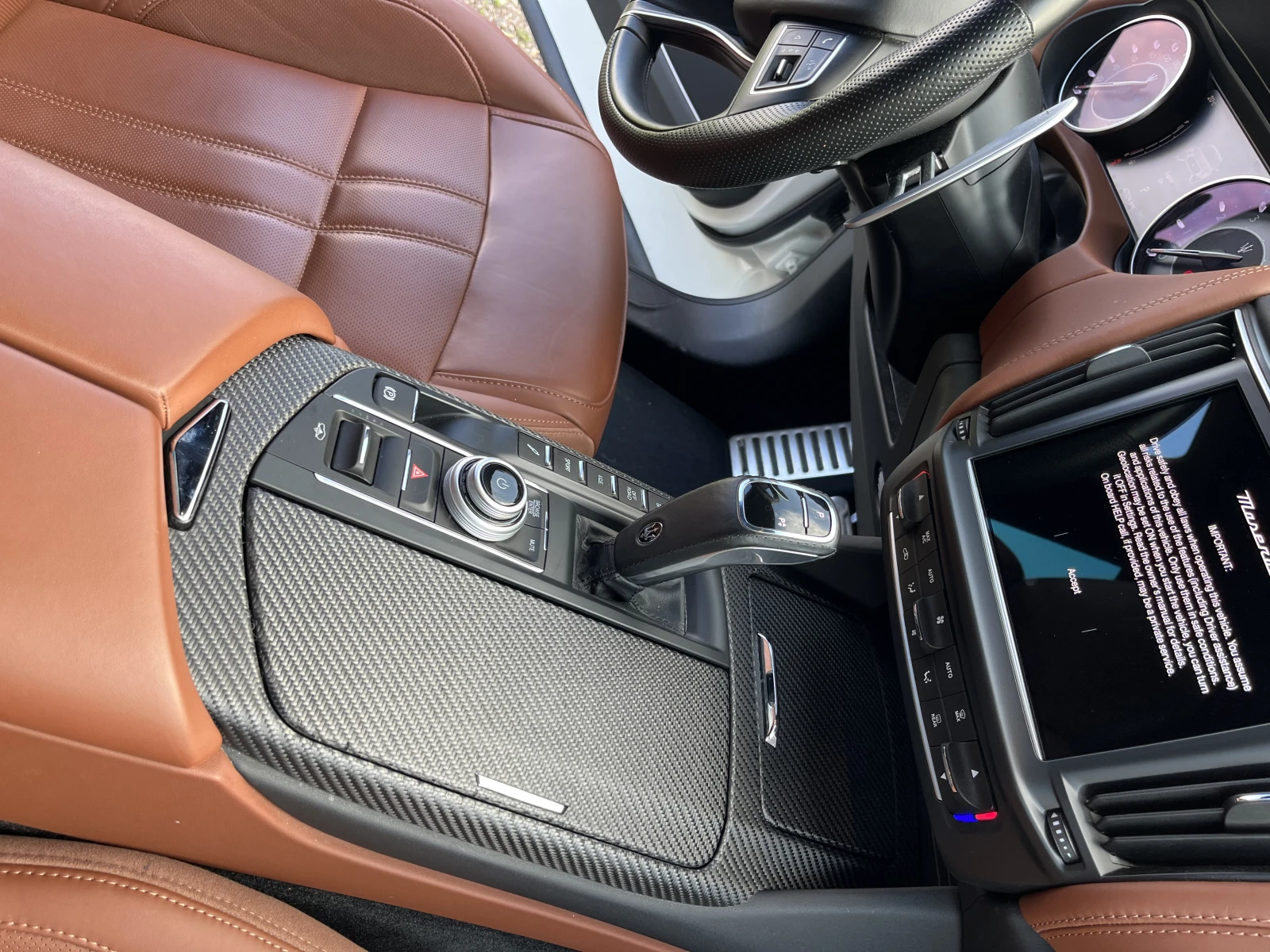 Maserati Levante, снимка 17 - Автомобили и джипове - 53877701