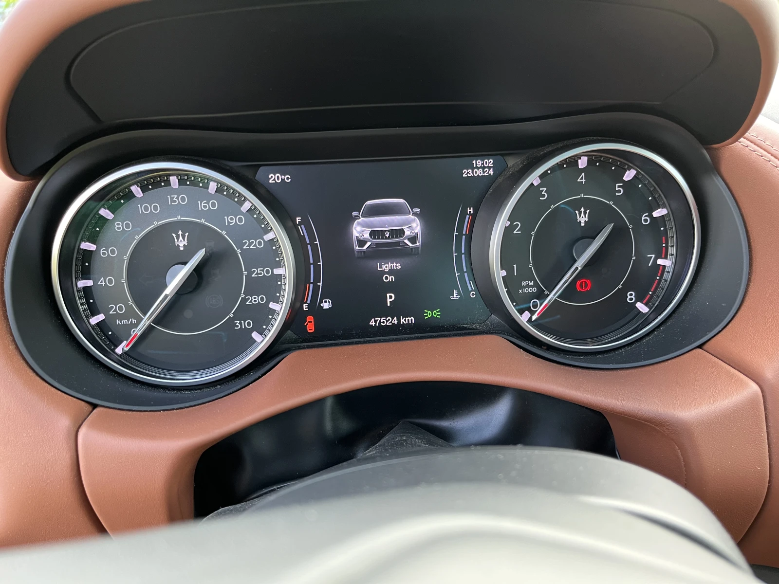 Maserati Levante, снимка 11 - Автомобили и джипове - 53877701