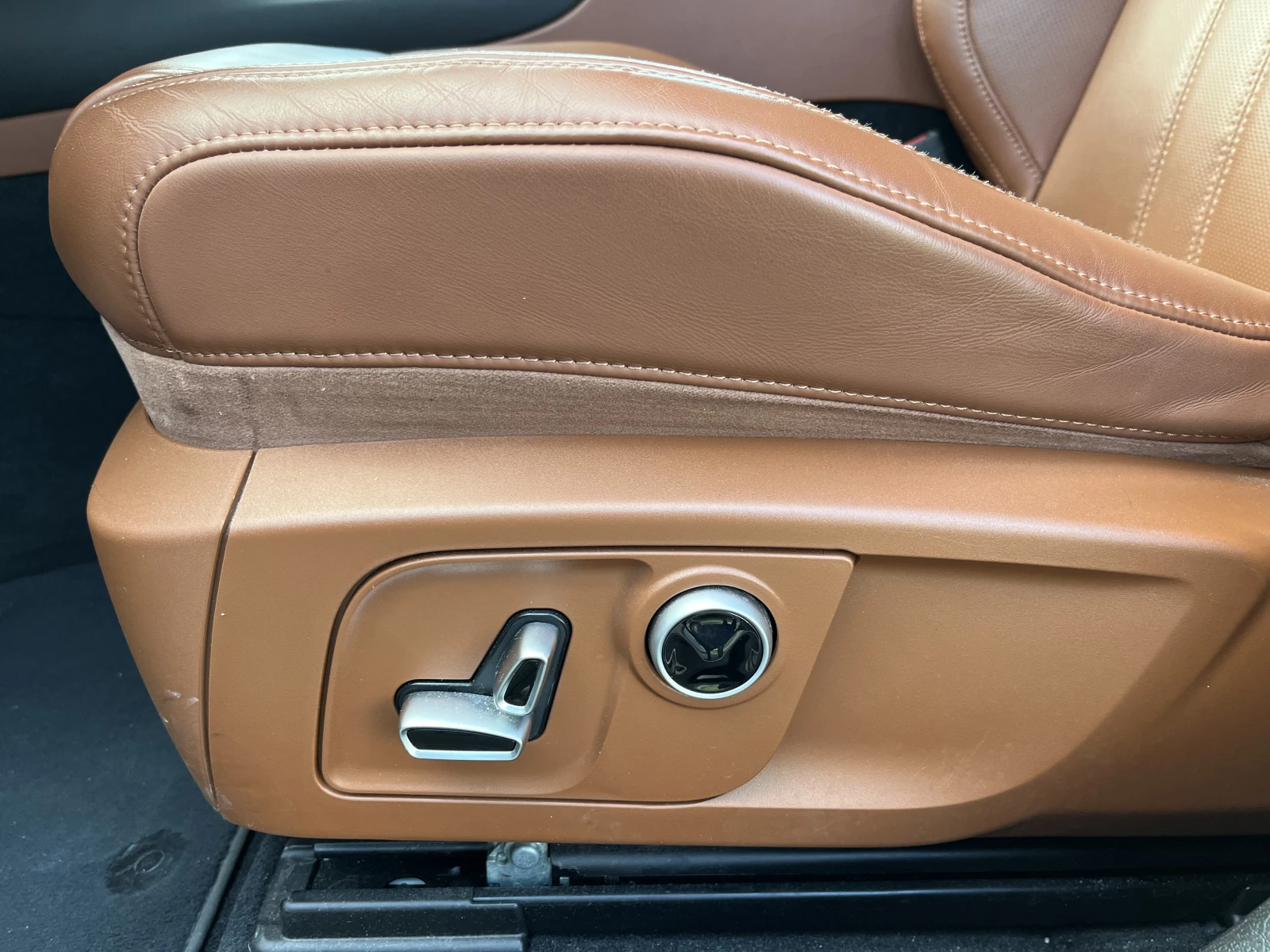 Maserati Levante, снимка 13 - Автомобили и джипове - 53877701