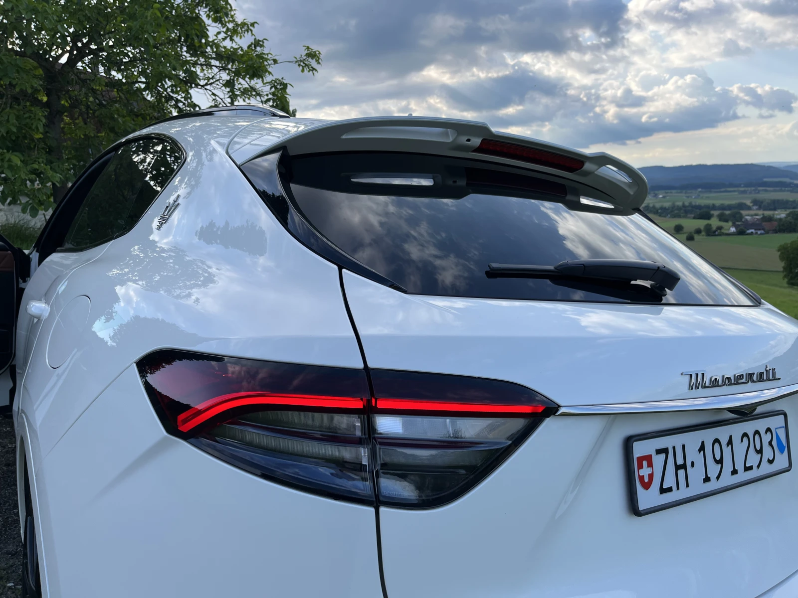 Maserati Levante, снимка 10 - Автомобили и джипове - 53877701