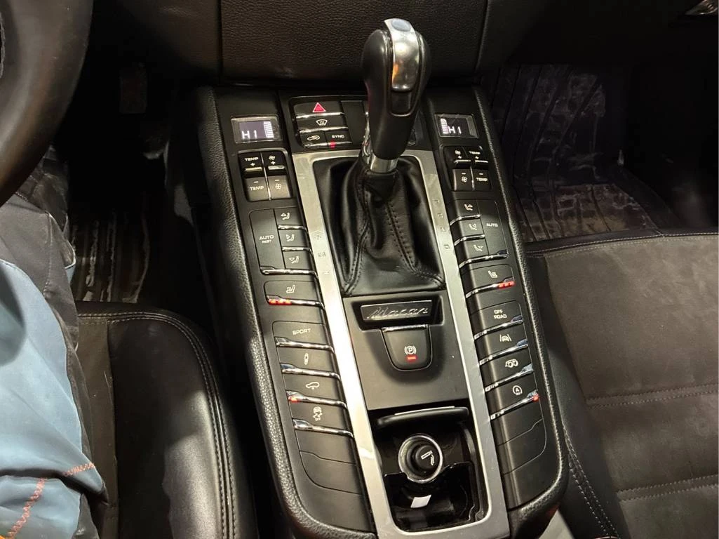 Porsche Macan GTS* CARFAX* ДВА КЛЮЧА * KEYLESS, снимка 11 - Автомобили и джипове - 53894893