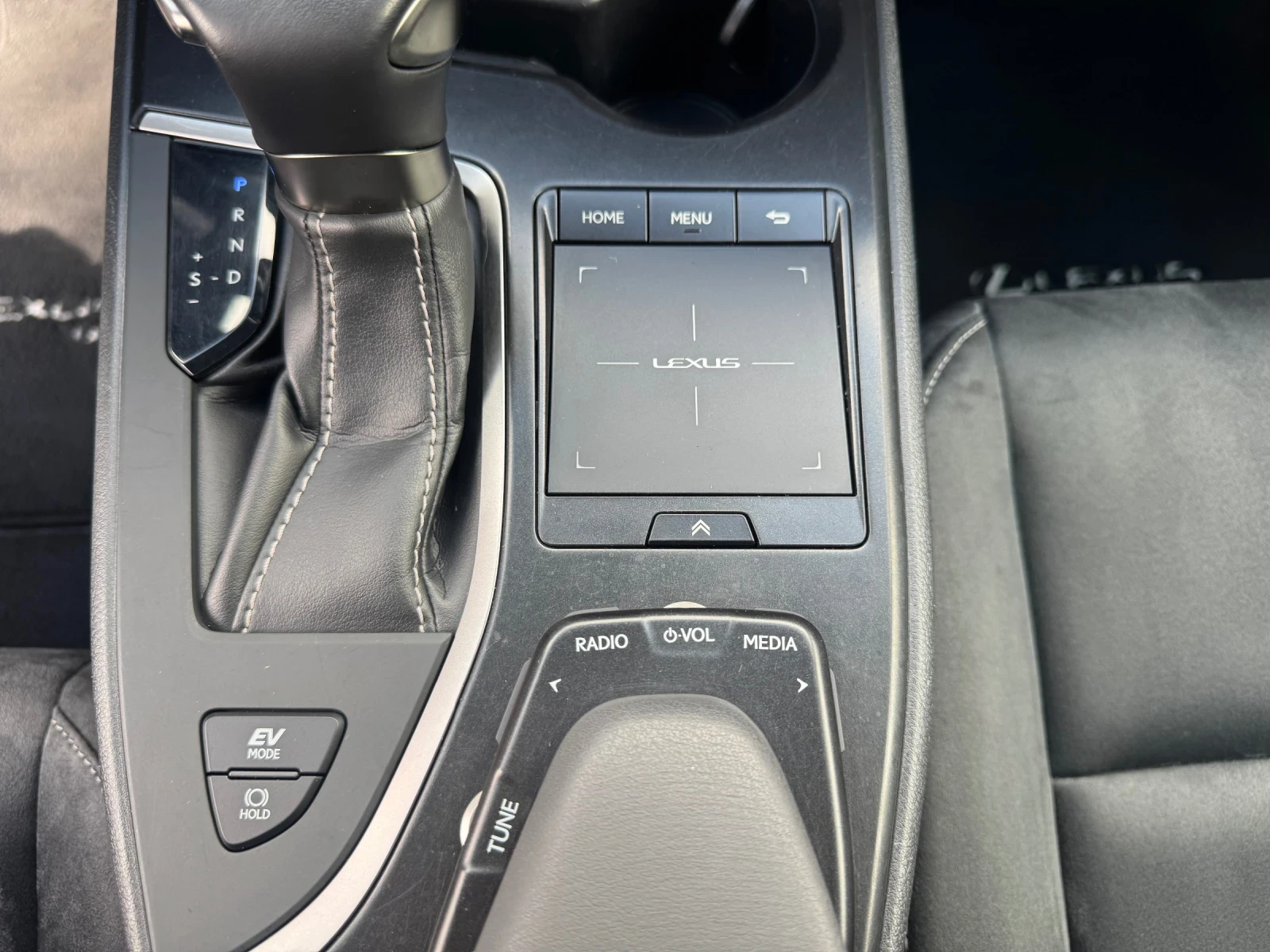 Lexus UX 250h 76000км. История!, снимка 15 - Автомобили и джипове - 54078758