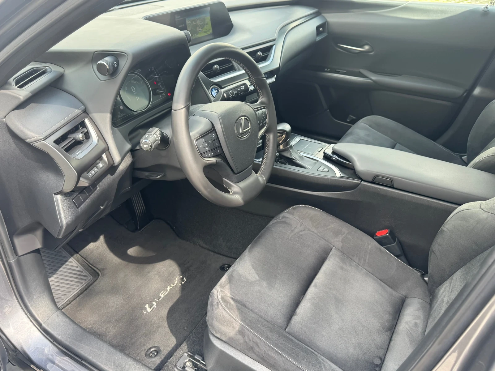 Lexus UX 250h 76000км. История!, снимка 8 - Автомобили и джипове - 54078758