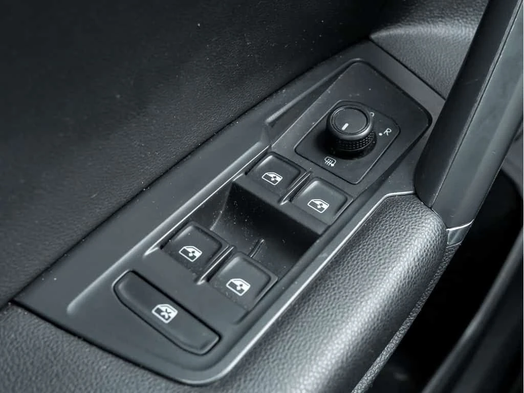 VW Tiguan 4MOTION| PANORAMA| ПОДГРЕВИ| OT ПРЕДСТАВИТЕЛСТВО , снимка 12 - Автомобили и джипове - 54149109