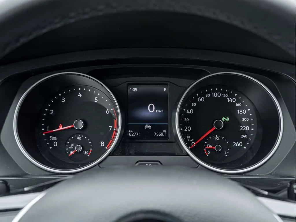 VW Tiguan 4MOTION| PANORAMA| ПОДГРЕВИ| OT ПРЕДСТАВИТЕЛСТВО , снимка 10 - Автомобили и джипове - 54149109