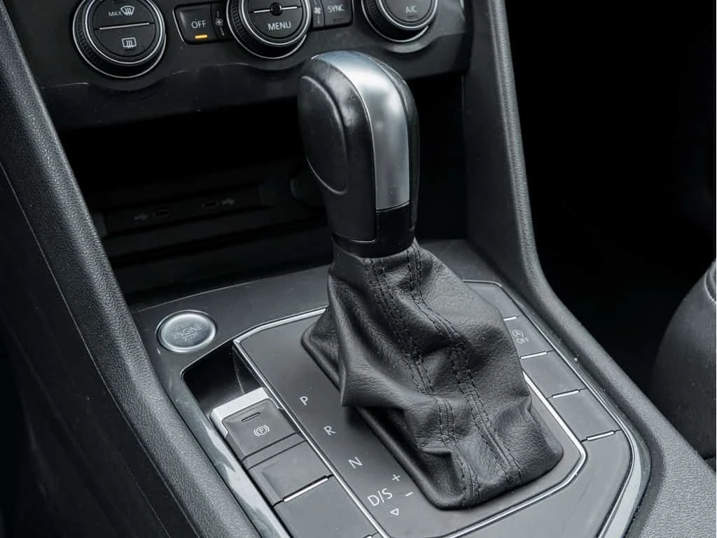 VW Tiguan 4MOTION| PANORAMA| ПОДГРЕВИ| OT ПРЕДСТАВИТЕЛСТВО , снимка 13 - Автомобили и джипове - 54149109