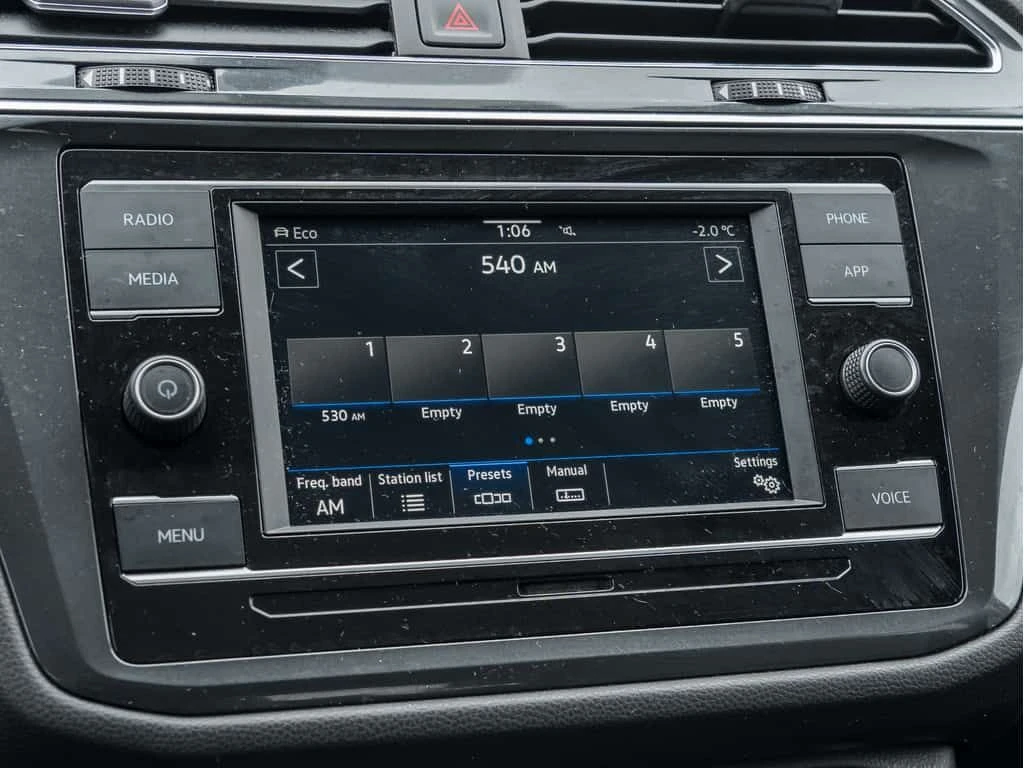 VW Tiguan 4MOTION| PANORAMA| ПОДГРЕВИ| OT ПРЕДСТАВИТЕЛСТВО , снимка 16 - Автомобили и джипове - 54149109