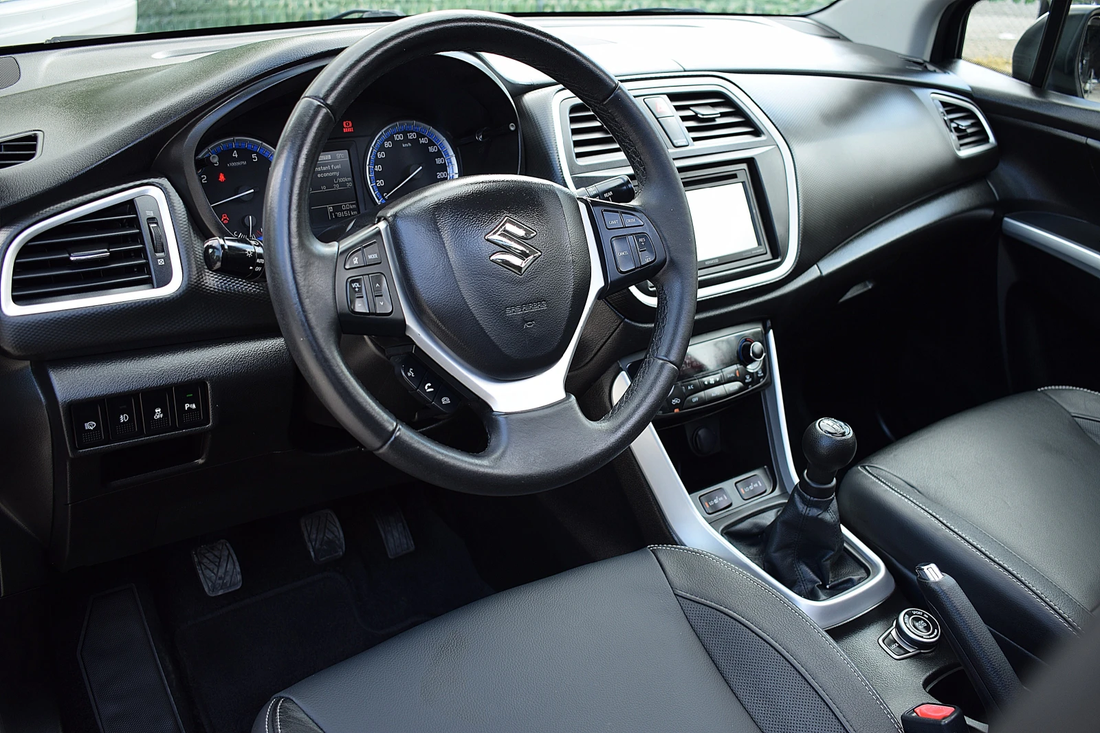 Suzuki SX4 S-Cross 1.6ШВЕЙЦАРИЯ/LUX, снимка 12 - Автомобили и джипове - 54385507