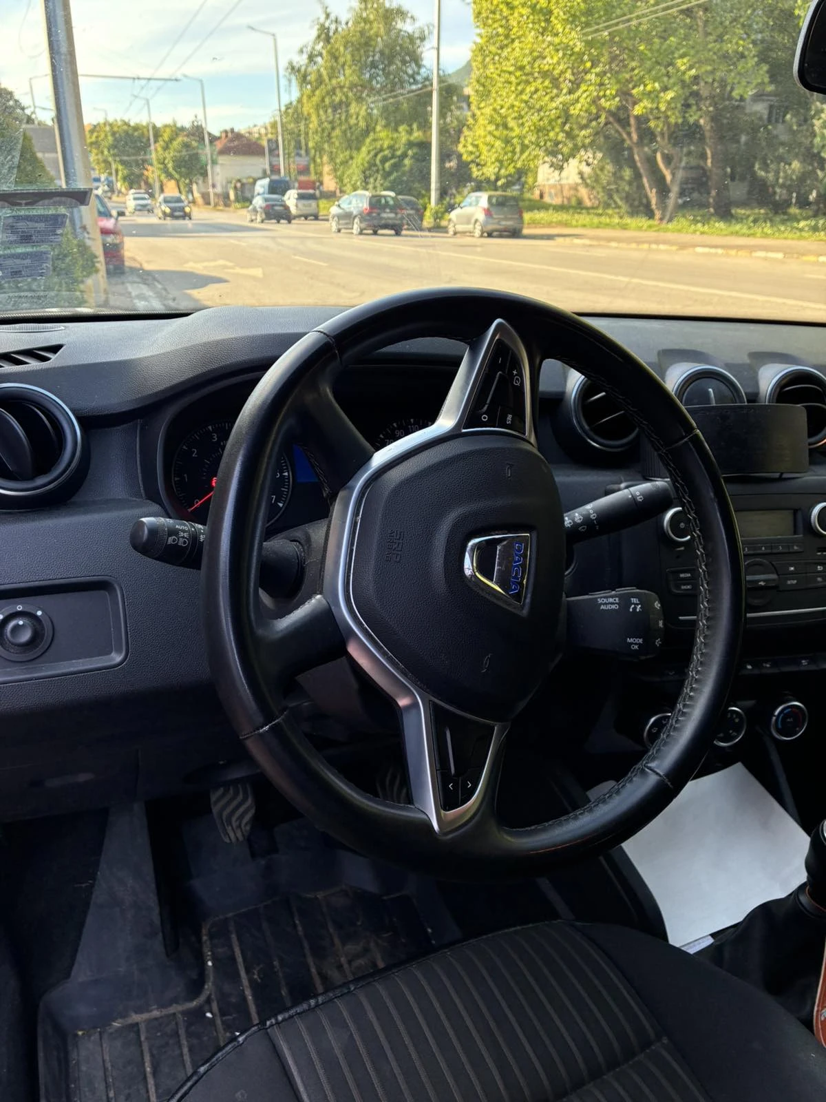 Dacia Duster, снимка 6 - Автомобили и джипове - 54572891