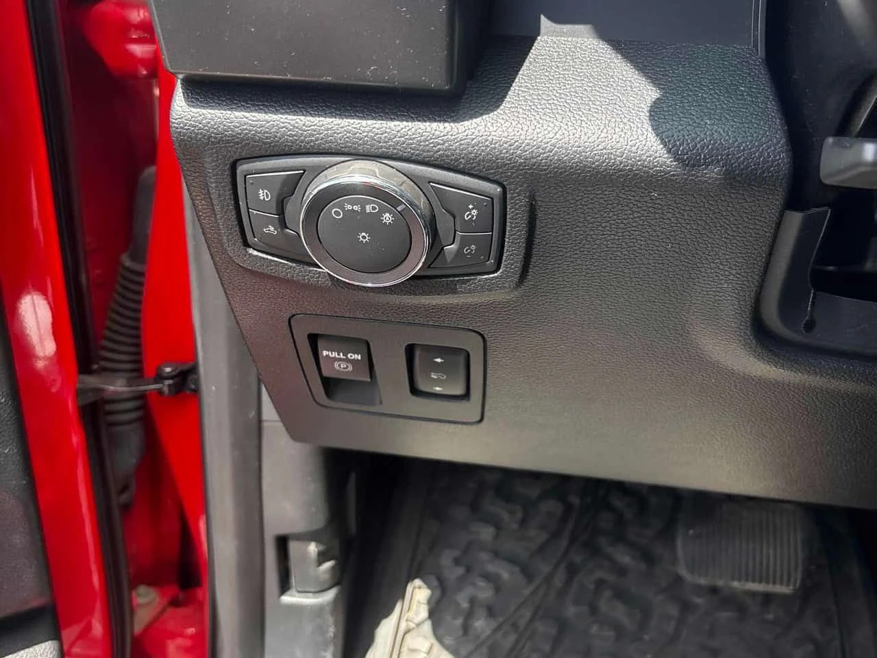 Ford F150 * 4WD SuperCrew 5.5' Box * CARFAX * ПОДГРЕВ, снимка 12 - Автомобили и джипове - 54641372