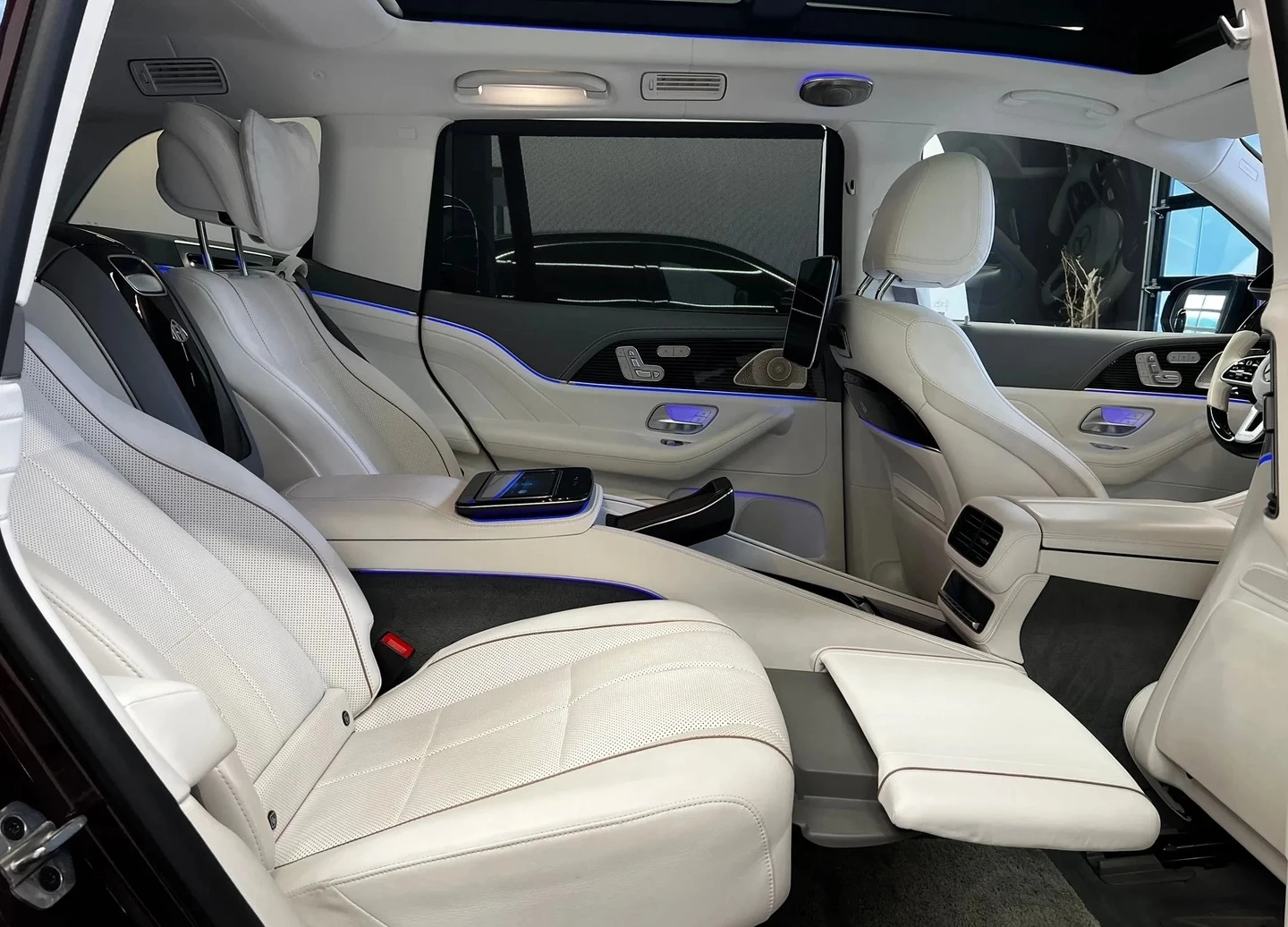 Mercedes-Benz GLS Maybach 600 4MATIC, снимка 8 - Автомобили и джипове - 55008325