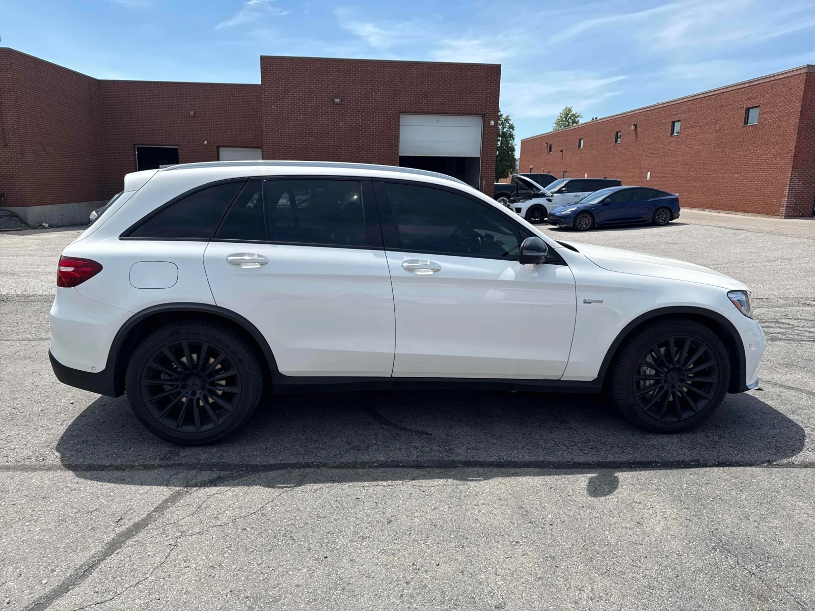 Mercedes-Benz GLC 43 AMG Burmester* Въздушно* 360* 61к км, снимка 2 - Автомобили и джипове - 55345891