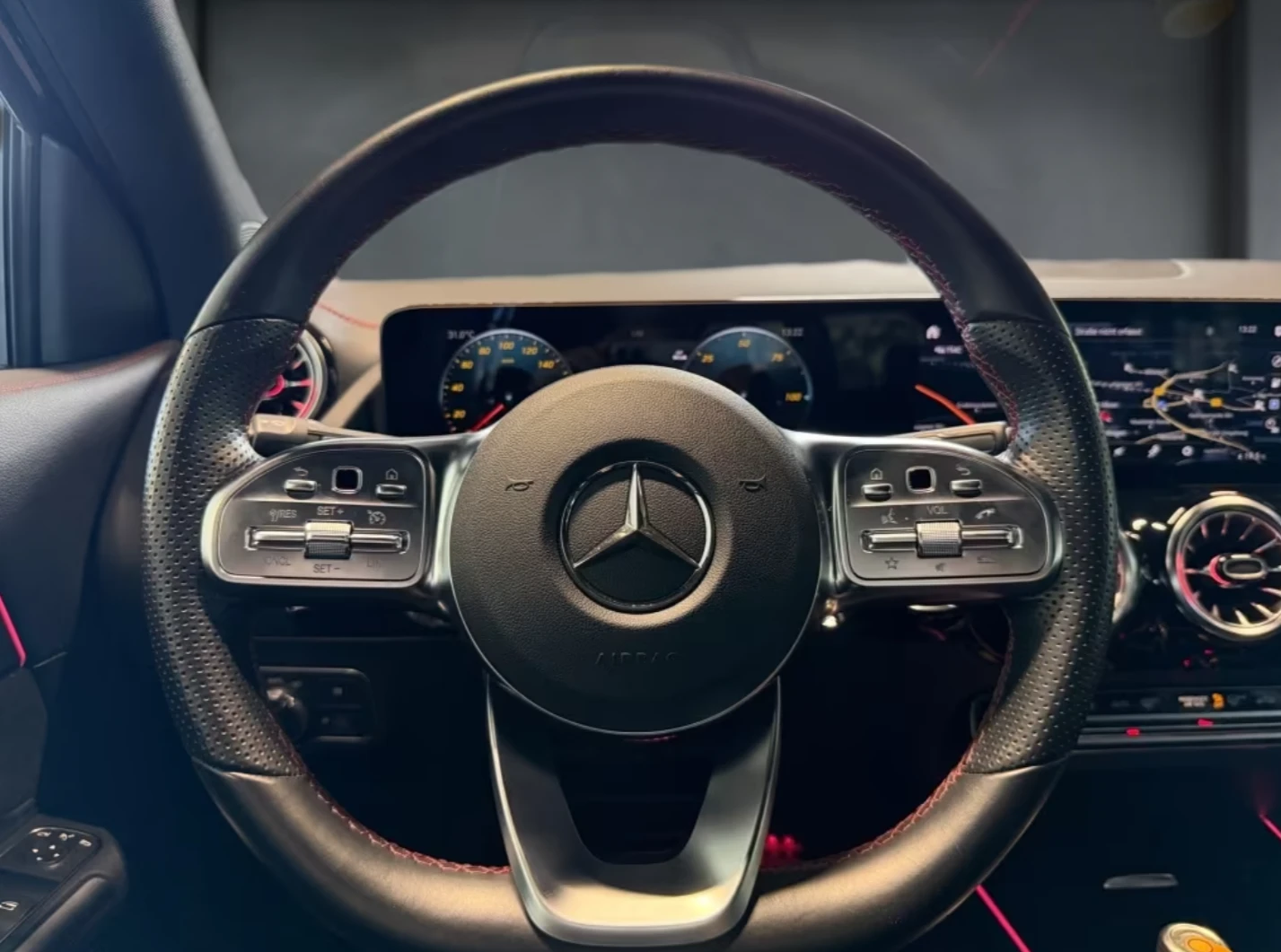 Mercedes-Benz EQA 4M* AMG* NIGHT* , снимка 8 - Автомобили и джипове - 55386866