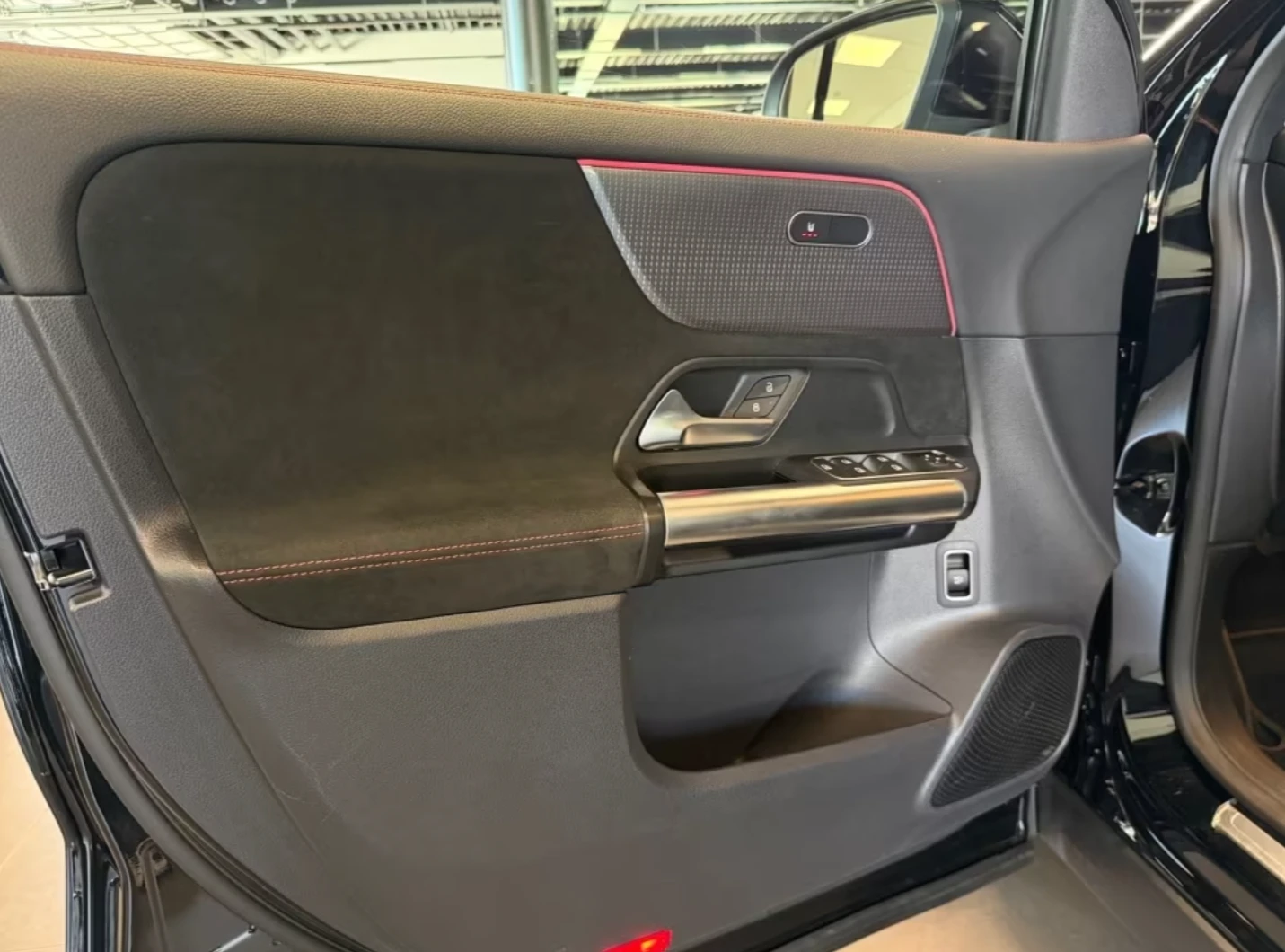 Mercedes-Benz EQA 4M* AMG* NIGHT* , снимка 6 - Автомобили и джипове - 55386866