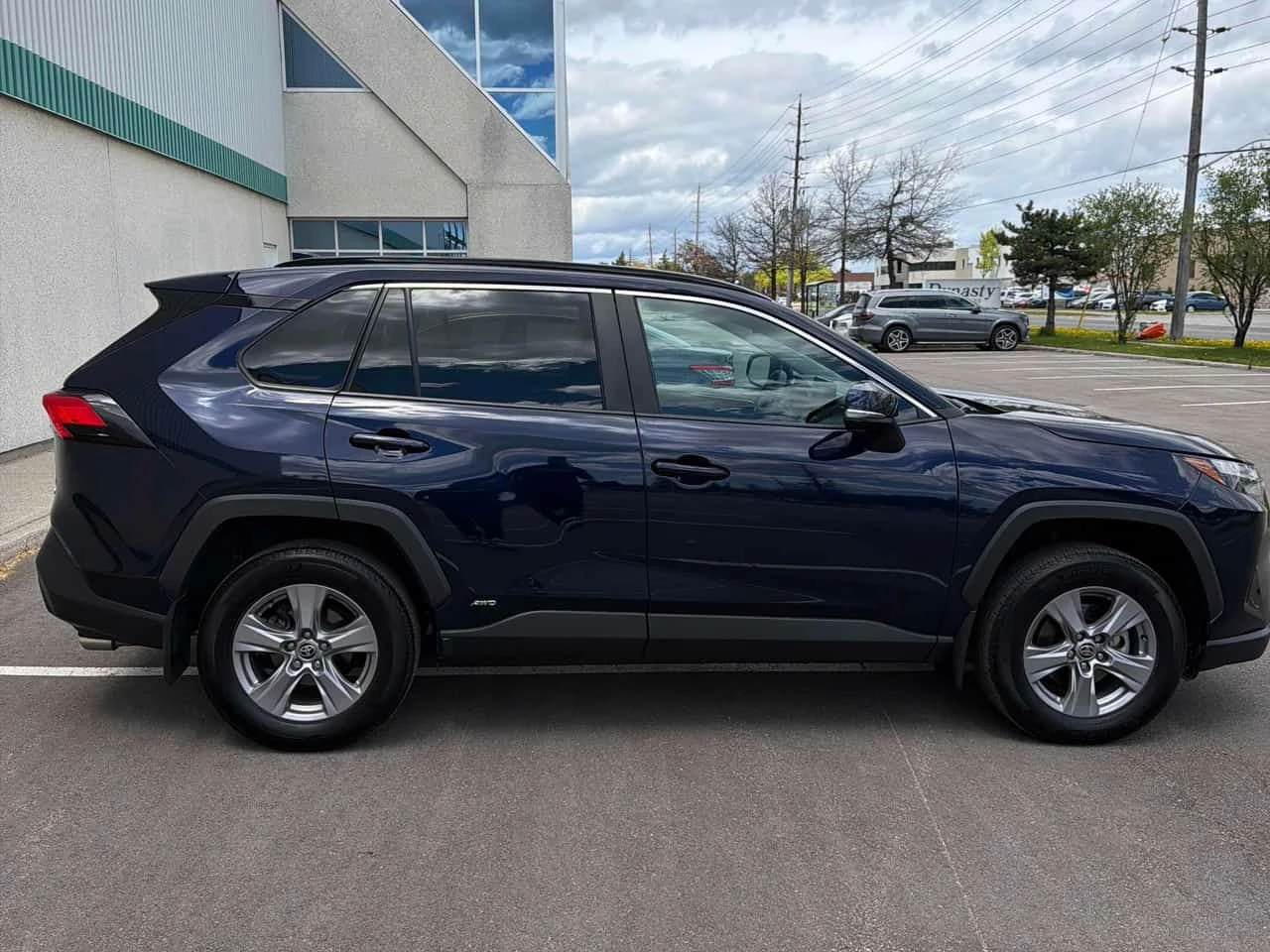 Toyota Rav4 * Hybrid XLE * CARFAX * ОПЦИЯ ЗА ФИНАНСИРАНЕ, снимка 3 - Автомобили и джипове - 55684339