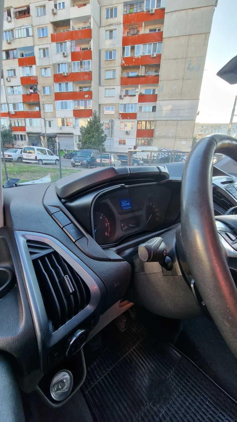 Ford Tourneo CUSTOM 8, снимка 12 - Бусове и автобуси - 47734378