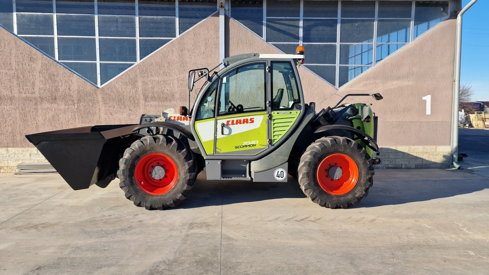 Телескопичен товарач Claas SCORPION 7040 VARIOPOWER - изображение 5