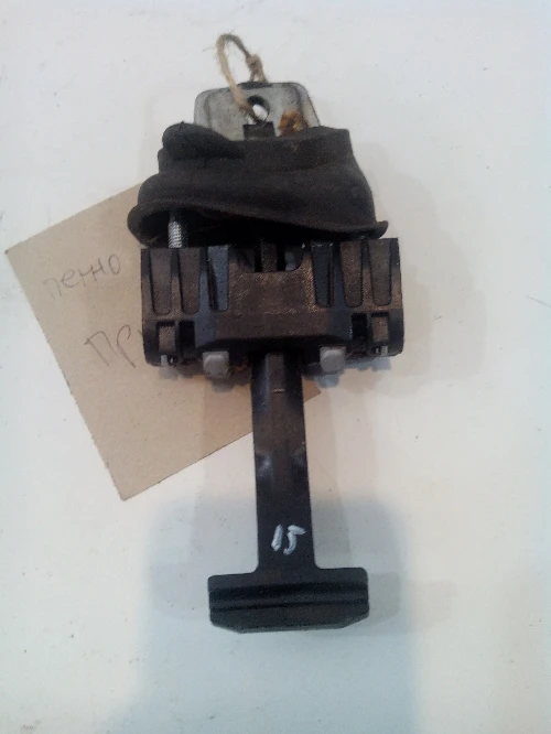 Панта ограничителна предна лява Пежо 407