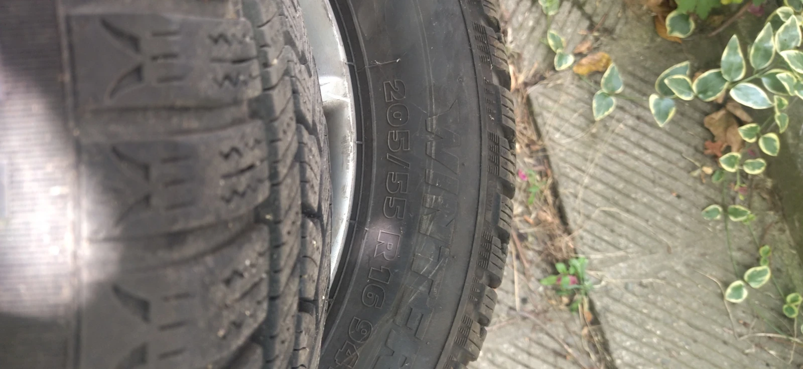 Гуми с джанти Tigar 205/55R16, снимка 4 - Гуми и джанти - 55614631