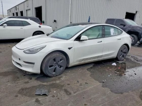 ������ Tesla Model 3