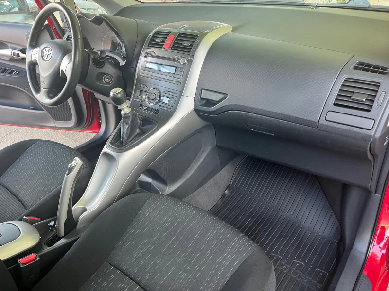 Toyota Auris 1.33 Dual-VVT-i, снимка 10 - Автомобили и джипове - 47427274