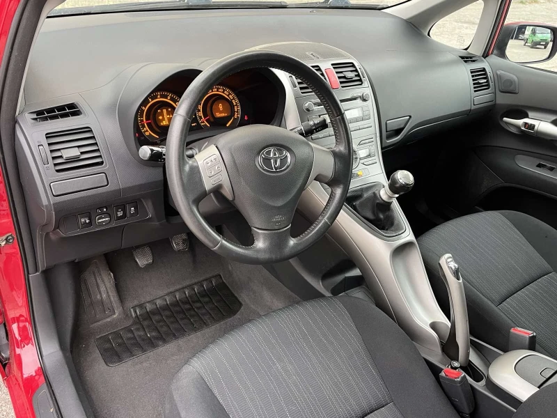 Toyota Auris 1.33 Dual-VVT-i, снимка 9 - Автомобили и джипове - 47427274