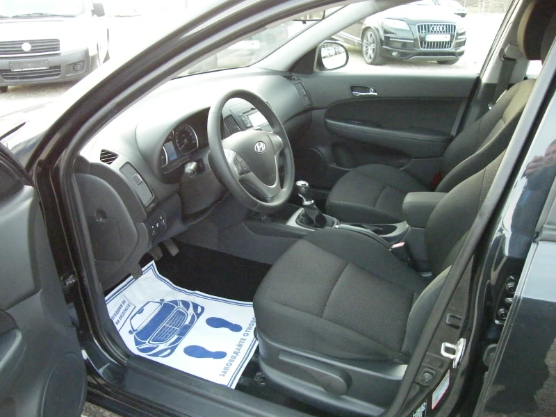 Hyundai I30 1.4i, снимка 8 - Автомобили и джипове - 49496221