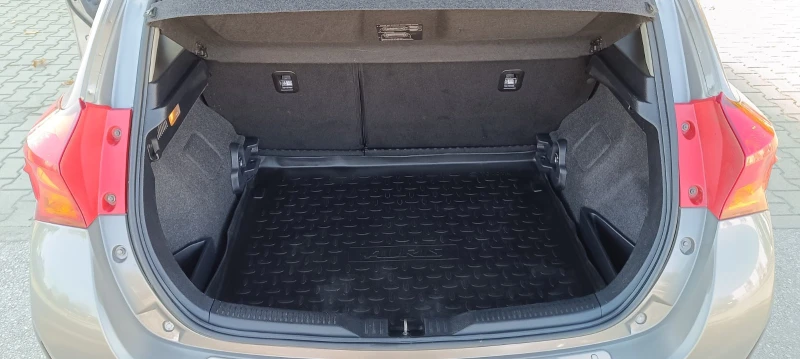 Toyota Auris 2.0D-4-D, снимка 13 - Автомобили и джипове - 52296630