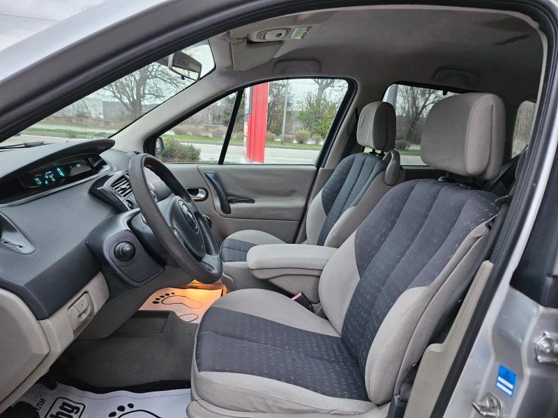 Renault Scenic 1.6, 113к.с., евро 4, Перфектен!, снимка 12 - Автомобили и джипове - 52666625