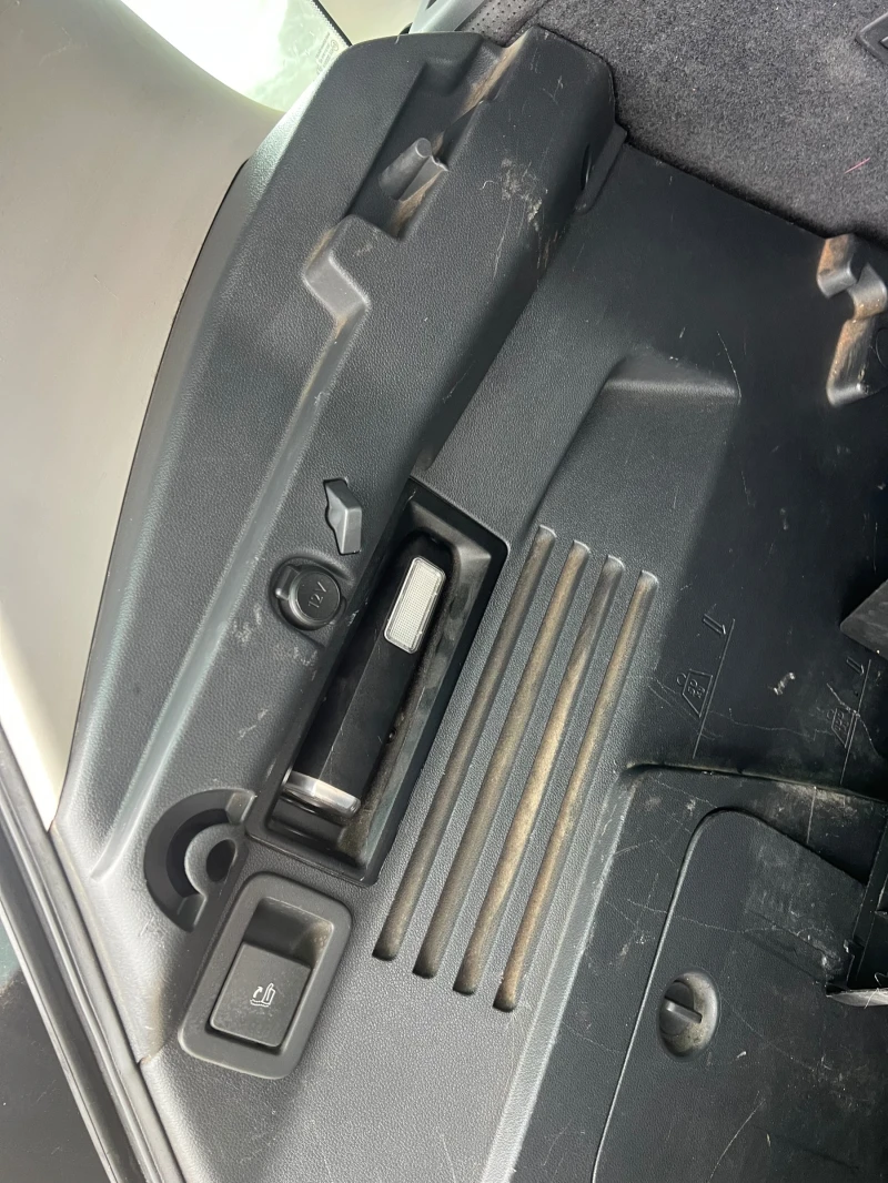 Peugeot 3008 1.6VTi, снимка 11 - Автомобили и джипове - 52925479