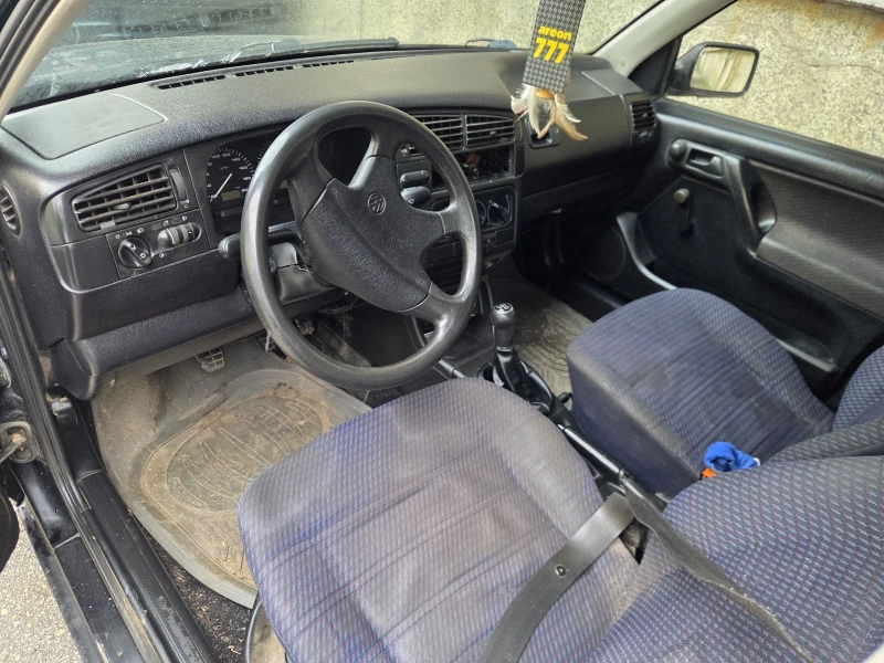 VW Golf 1.6 mono, снимка 6 - Автомобили и джипове - 53515172