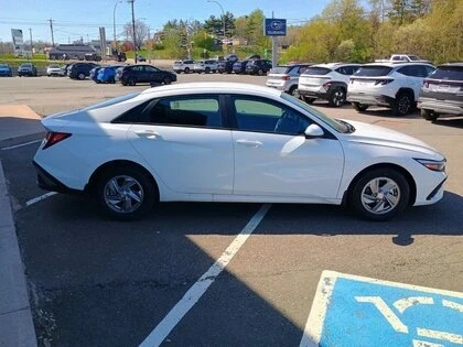 Hyundai Elantra ESSENTIAL  - изображение 6