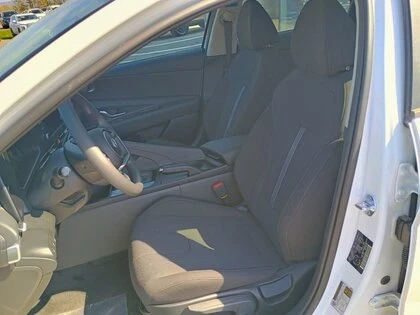 Hyundai Elantra ESSENTIAL  | Mobile.bg   12