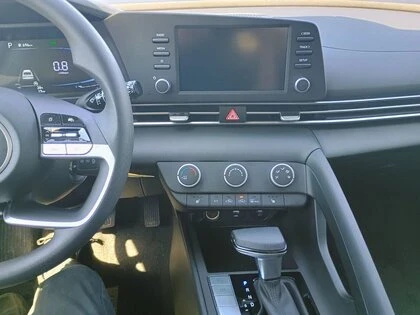 Hyundai Elantra ESSENTIAL  - изображение 10