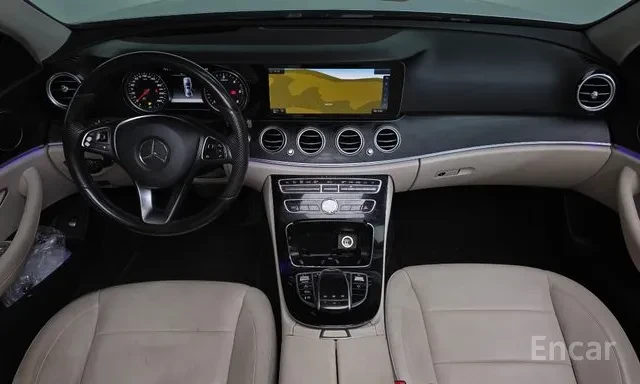 Mercedes-Benz E 220 D * AVANTGARDE * HEAD UP * ВКЛ ЗАСТРАХОВКА * , снимка 9 - Автомобили и джипове - 55958857